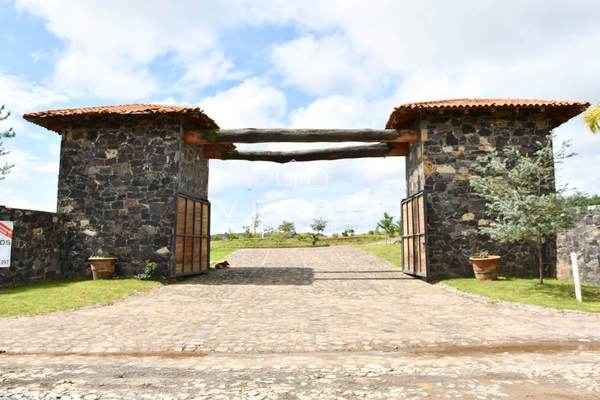 Foto de inmueble en Los Adobes, Col. Tapalpa C.P. 49340, Tapalpa