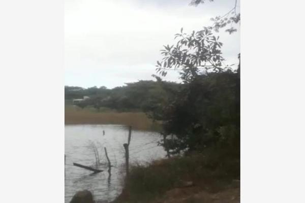 Foto de inmueble en  , Col. Los Colomos C.P. 28465, Comala
