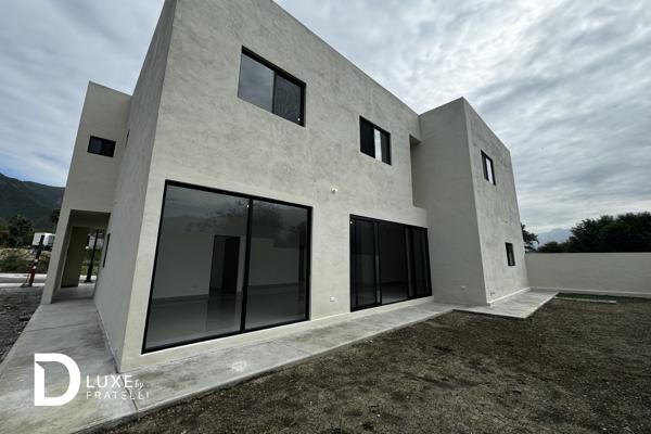 Foto de inmueble en los cristales, Col. Canterel C.P. 64990, Monterrey