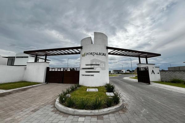 Foto de inmueble en Lote 74 Condominio Portalegre, se ingresa por Av. Tlacote 997 #997, Col. Provincia Santa Elena C.P. 76177, Querétaro