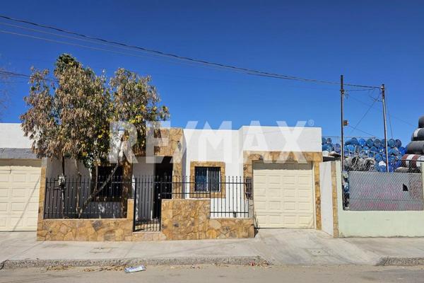 Foto de inmueble en M182 L12 Ave. Constitucion, Col. José López Portillo C.P. 83556, Puerto Peñasco