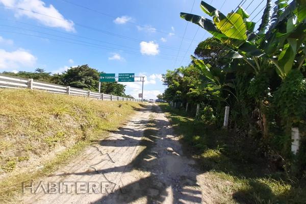Foto de inmueble en  , Col. Manlio Fabio Altamirano C.P. 92770, Tuxpan
