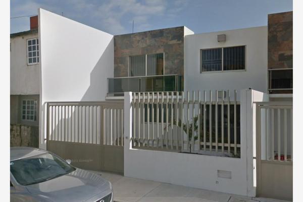 Foto de inmueble en MANLIO FAVIO ALTAMIRANO FLORES #000, Col. Guadalupe Victoria C.P. 96520, Coatzacoalcos