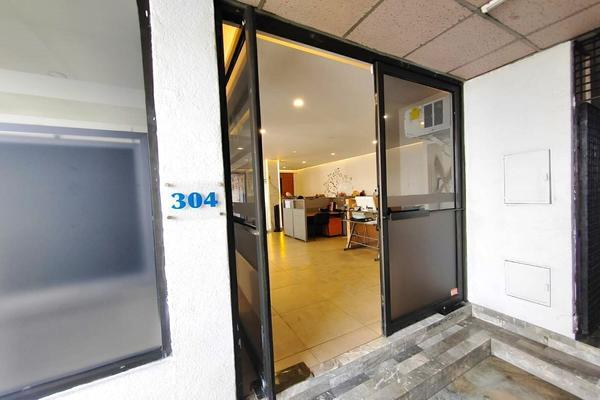 Foto de inmueble en Manuel Ávila Camacho, Col. Ciudad Satélite C.P. 53100, Naucalpan de Juárez