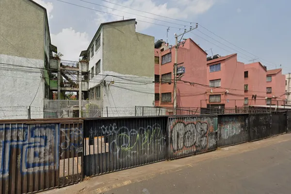 Foto de inmueble en Manuel Cañas #51, Col. Desarrollo Urbano Quetzalcoatl C.P. 09700, Iztapalapa
