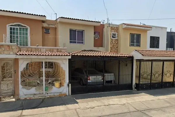 Foto de inmueble en MARIA MARES #1003, Col. Tesoros del Nilo C.P. 45520, San Pedro Tlaquepaque