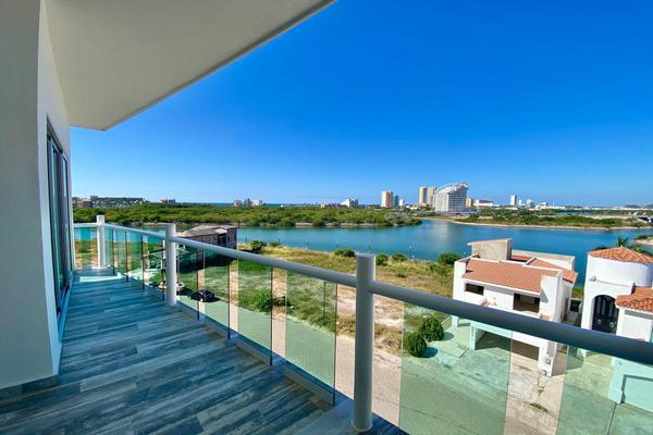 Foto de inmueble en  , Col. Marina Mazatlán C.P. 82103, Mazatlán