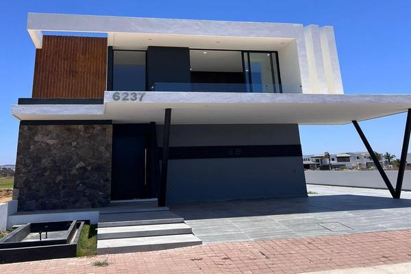 Foto de inmueble en  , Col. Marina Mazatlán C.P. 82103, Mazatlán