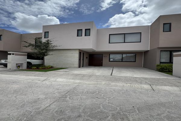 Foto de inmueble en Marques de Castelar, Col. Altos del Marqués 1 y 2 Etapa C.P. 76140, Querétaro
