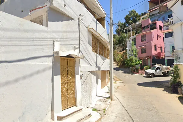 Foto de inmueble en  , Col. Marroquín C.P. 39640, Acapulco de Juárez