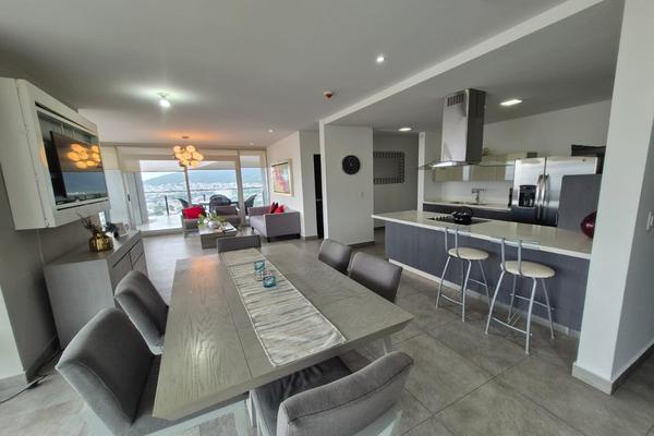 Foto de inmueble en  , Col. Mas Palomas (Valle de Santiago) C.P. 64780, Monterrey