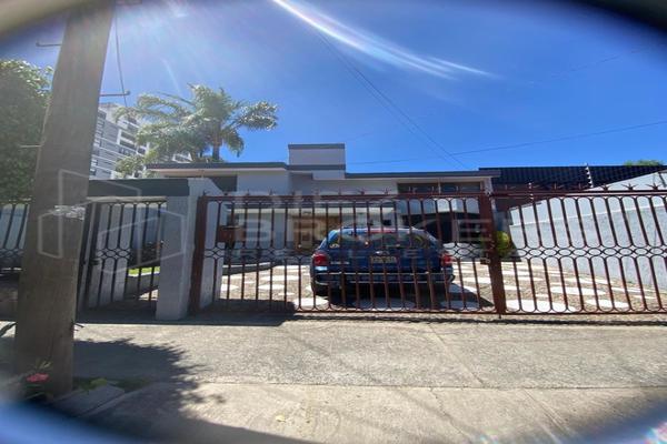 Foto de inmueble en Maurice Baring, Col. Jardines de La Patria C.P. 45110, Zapopan