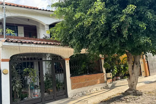 Foto de inmueble en Mazahuas #207, Col. Cerrito Colorado C.P. 76116, Querétaro