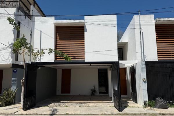 Foto de inmueble en Mérida, Col. Xcanatún C.P. 97302, Mérida