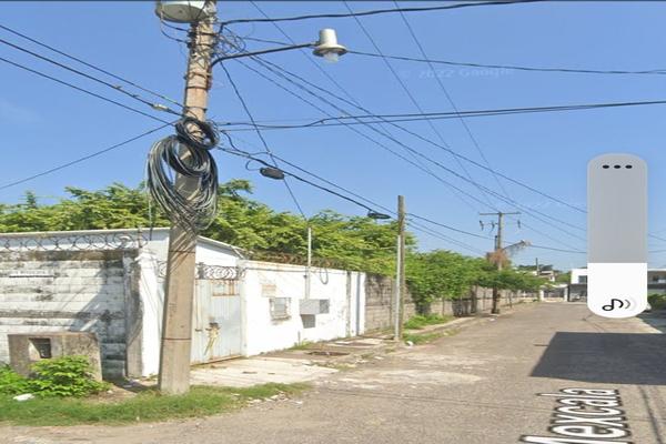 Foto de inmueble en MEZCALA, Col. Lomas de Bellavista C.P. 60956, Lázaro Cárdenas