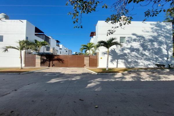 Foto de inmueble en Miguel Angel Robles, Col. La Floresta C.P. 48290, Puerto Vallarta