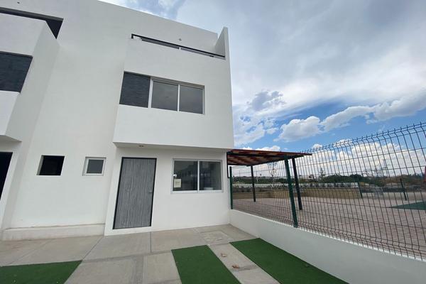 Foto de inmueble en Misión del Parque, Col. Colinas del Poniente C.P. 76116, Querétaro