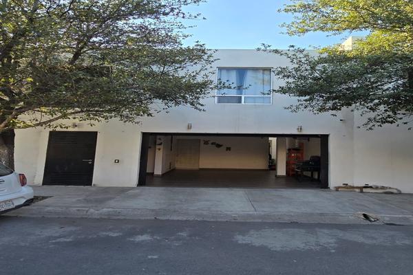Foto de inmueble en , Col. Mitras Poniente Ajusco C.P. 66023, García