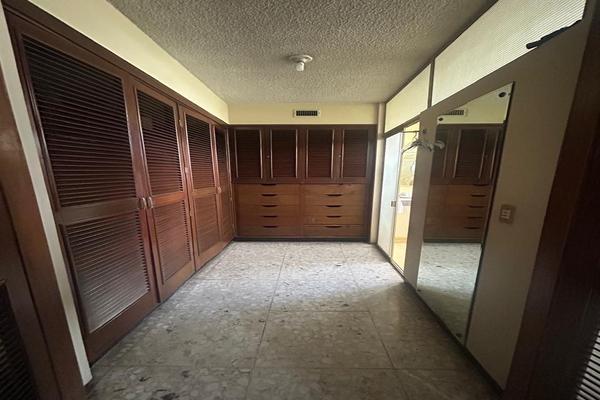 Foto de inmueble en Mitras Sur, Col. Mitras Sur C.P. 64020, Monterrey
