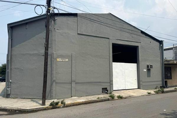 Foto de inmueble en Moderna, Col. Moderna C.P. 64530, Monterrey