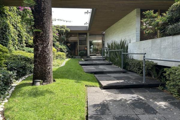 Foto de inmueble en Monté Libano, Col. Lomas de Tecamachalco C.P. 53950, Naucalpan de Juárez