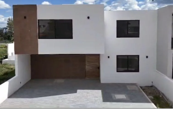 Foto de inmueble en MONTE SINAI Lomas de JuriquillaQuerétaro, Col. Santa Fe C.P. 76147, Querétaro