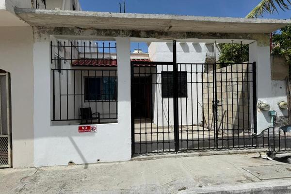 Foto de inmueble en Montes Urales, Col. Bosque Real C.P. 77724, Solidaridad
