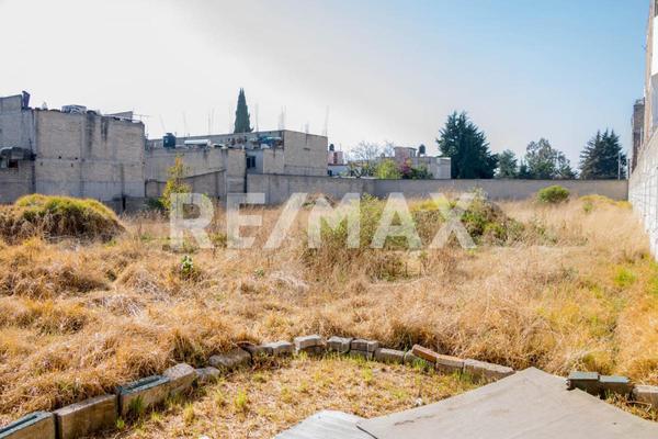 Foto de inmueble en Morelia, Col. San Lorenzo Tepaltitlán Centro C.P. 50010, Toluca