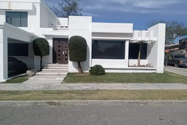 Foto de inmueble en N #1, Col. Lomas del Pitic C.P. 83010, Hermosillo