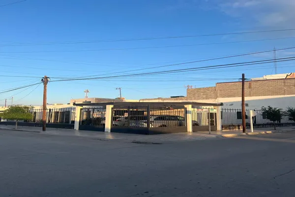 Foto de inmueble en  , Col. Navarro C.P. 27010, Torreón