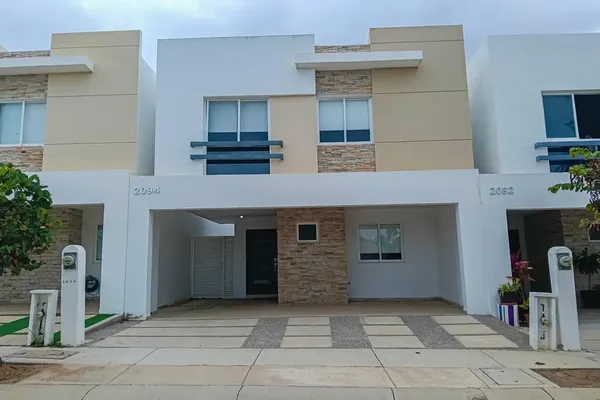 Foto de inmueble en Navegantes #1800, Col. Cerritos al Mar C.P. 82112, Mazatlán