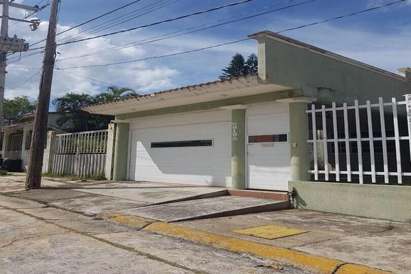 Foto de inmueble en Nayarit No. 818, Col. Petrolera C.P. 96500, Coatzacoalcos