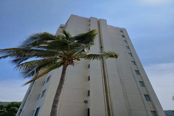 Foto de inmueble en niños heroes de Veracruz, Col. Balcones de Costa Azul C.P. 39840, Acapulco de Juárez