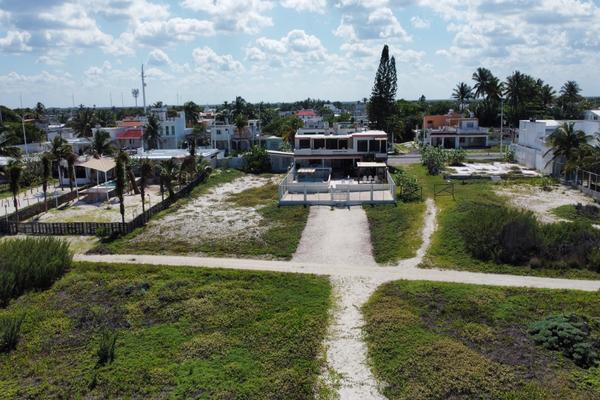 Foto de inmueble en  , Col. Nueva Yucalpeten C.P. 97320, Progreso