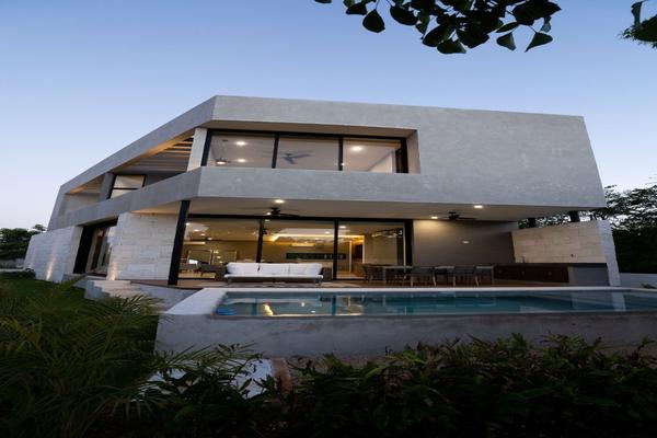 Foto de inmueble en Oasis, Col. Yucatán Country Club C.P. 97308, Mérida
