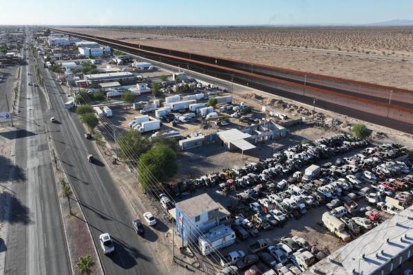 Foto de inmueble en obregon, Col. Del Bosque C.P. 83480, San Luis Río Colorado