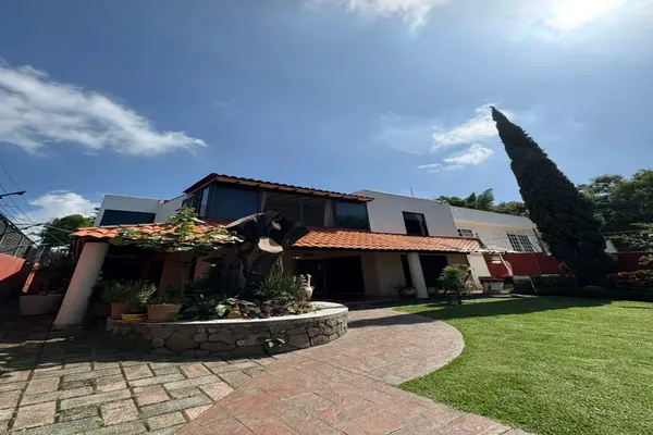 Foto de inmueble en Ocotepec #-, Col. Ocotepec C.P. 62220, Cuernavaca