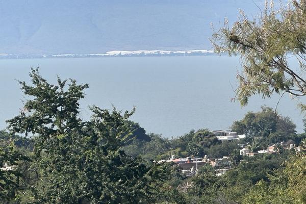 Foto de inmueble en P de la Loma, Col. La Floresta C.P. 45922, Chapala