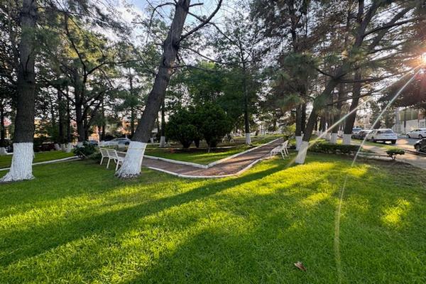Foto de inmueble en P. reyna victoria #98, Col. Colinas Del Rey C.P. 45130, Zapopan