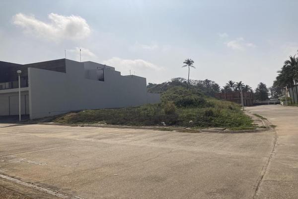 Foto de inmueble en Palma Kerpis Retorno 2 Lote 12, Col. Las Palmas C.P. 96559, Coatzacoalcos