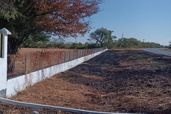 Foto de inmueble en Entrada a Trancas, Col. Palmitos (Hacienda Palmitos) C.P. 67465, Cadereyta Jiménez
