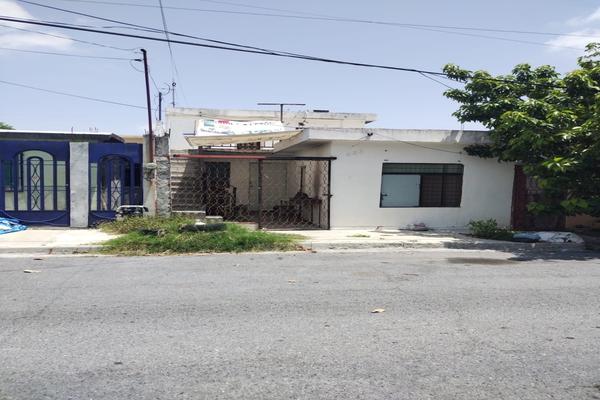 Foto de inmueble en Papiro, Col. 3 Caminos Norte C.P. 67190, Guadalupe