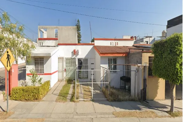 Foto de inmueble en PARQUE CIMATARIO #1703, Col. El Garambullo C.P. 76115, Querétaro
