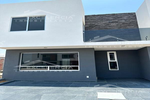 Foto de inmueble en Paseo Alejandrinas, Col. San Lorenzo Itzicuaro C.P. 58330, Morelia
