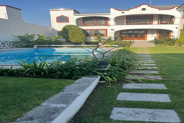 Foto de inmueble en Paseo Burgos #-, Col. Burgos Bugambilias C.P. 62584, Temixco
