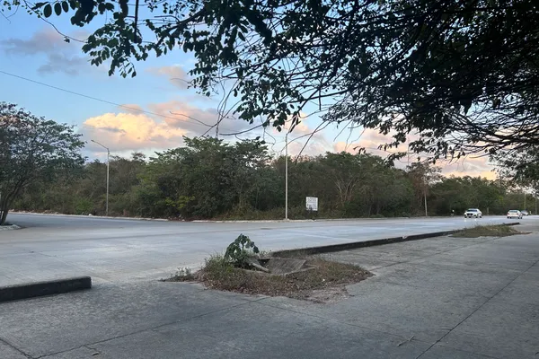 Foto de inmueble en Paseo central #0, Col. Cruz de Servicios C.P. 77723, Solidaridad