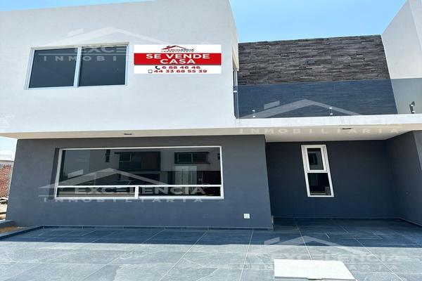 Foto de inmueble en Paseo de Alejandrinas, Col. San Isidro Itzícuaro C.P. 58337, Morelia