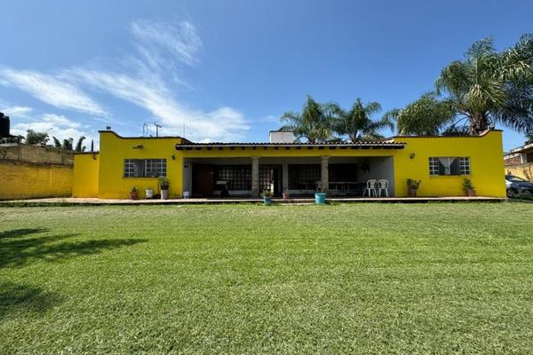 Foto de inmueble en Paseo de Cajititlán #64, Col. Jardines de La Calera C.P. 45676, Tlajomulco de Zúñiga