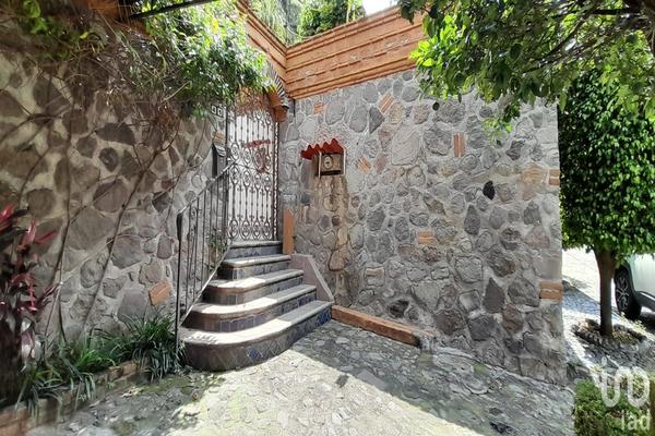 Foto de inmueble en Paseo de la Cañada #116, Col. La Cañada C.P. 62160, Cuernavaca