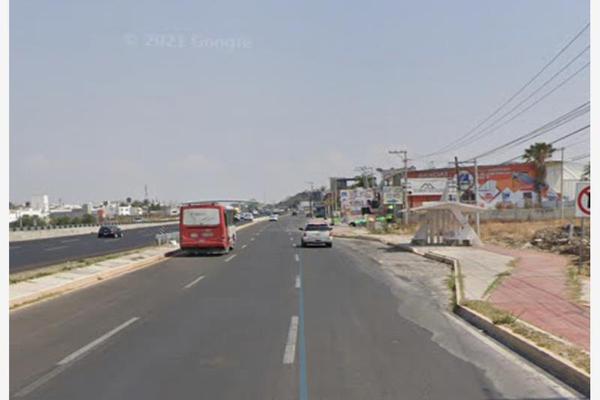 Foto de inmueble en Paseo De la República #1000, Col. Santa Rosa de Jauregui C.P. 76220, Querétaro